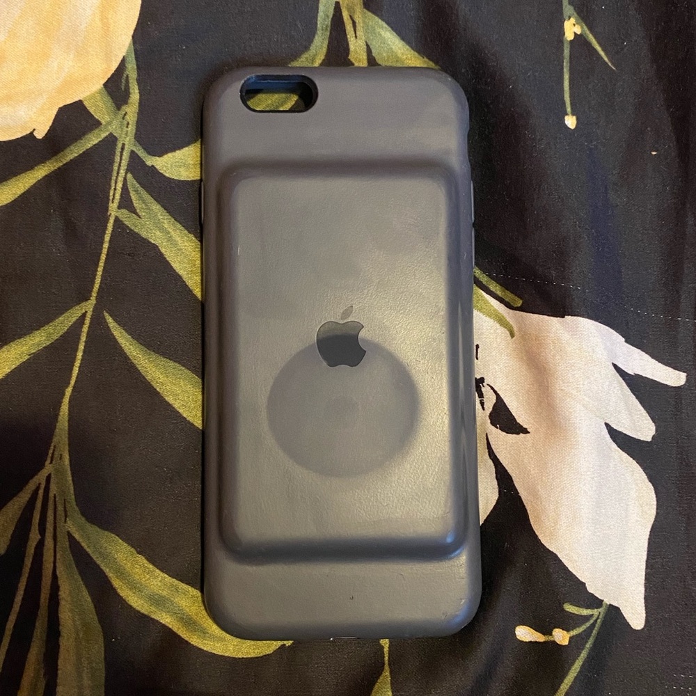Apple iPhone 6s charging case